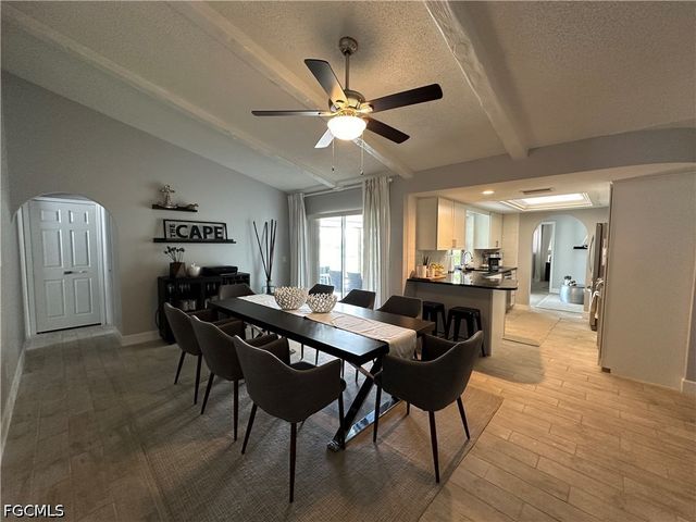 1201 SE 32nd TER, Cape Coral, FL 33904
