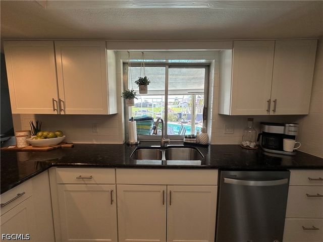 1201 SE 32nd TER, Cape Coral, FL 33904