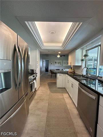 1201 SE 32nd TER, Cape Coral, FL 33904