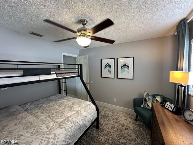 1201 SE 32nd TER, Cape Coral, FL 33904