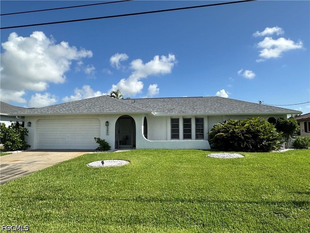 1201 SE 32nd TER, Cape Coral, FL 33904