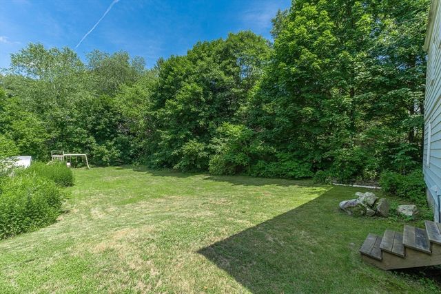 152 Southbridge Rd, Dudley, MA 01571