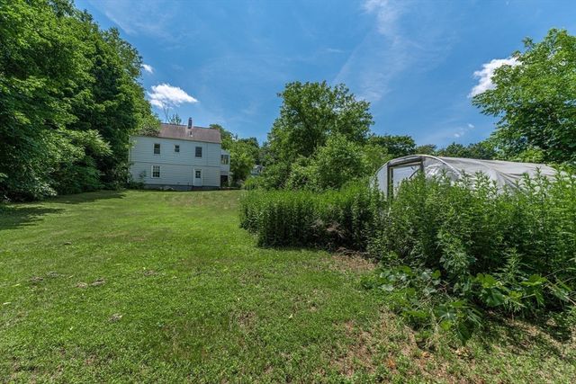 152 Southbridge Rd, Dudley, MA 01571