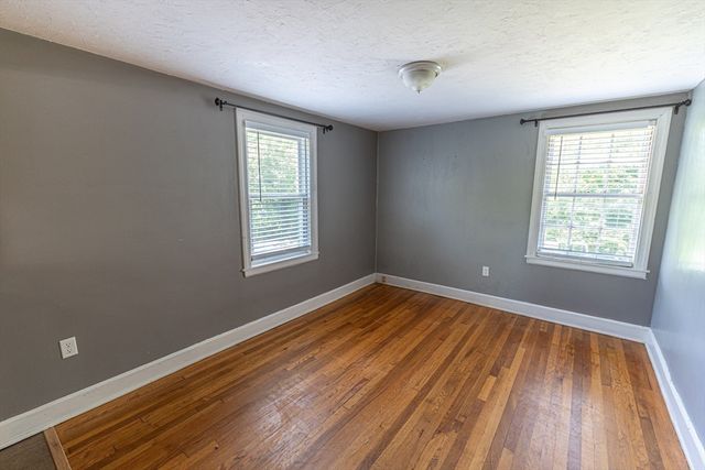 152 Southbridge Rd, Dudley, MA 01571
