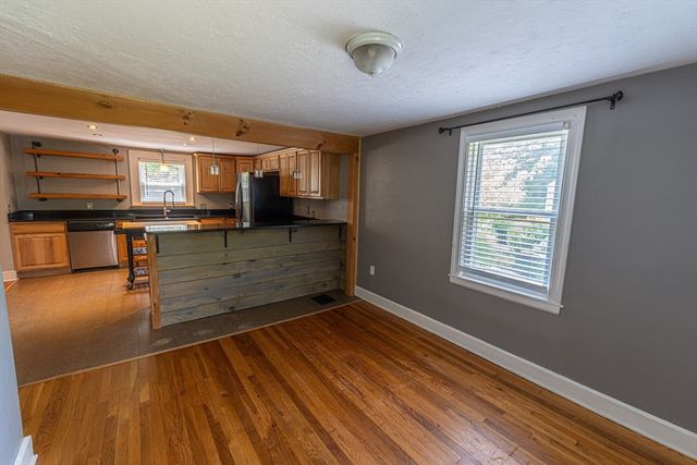 152 Southbridge Rd, Dudley, MA 01571