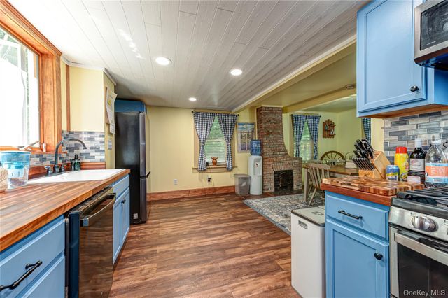 38 Pleasure Drive, Flanders, NY 11901