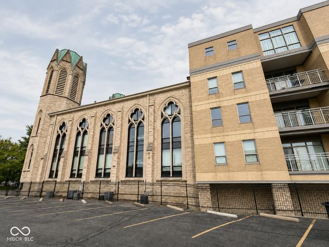 802 N Meridian Street 208, Indianapolis, IN 46204