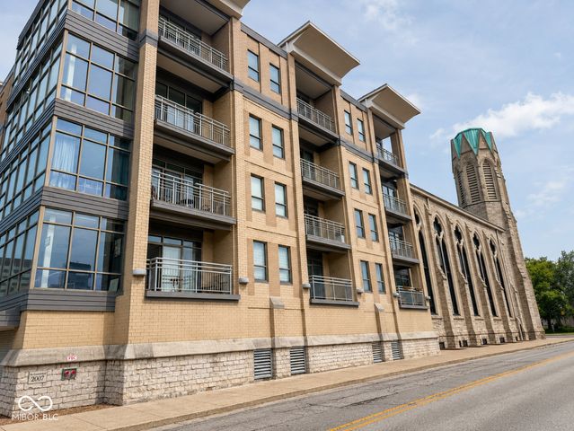 802 N Meridian Street 208, Indianapolis, IN 46204