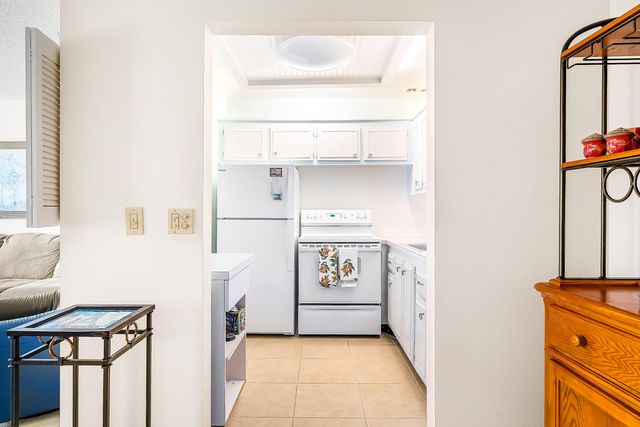 334 Dover B 334, West Palm Beach, FL 33417