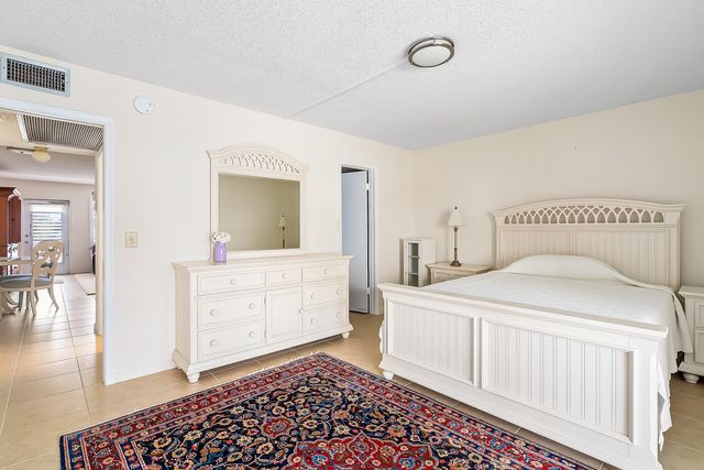 334 Dover B 334, West Palm Beach, FL 33417