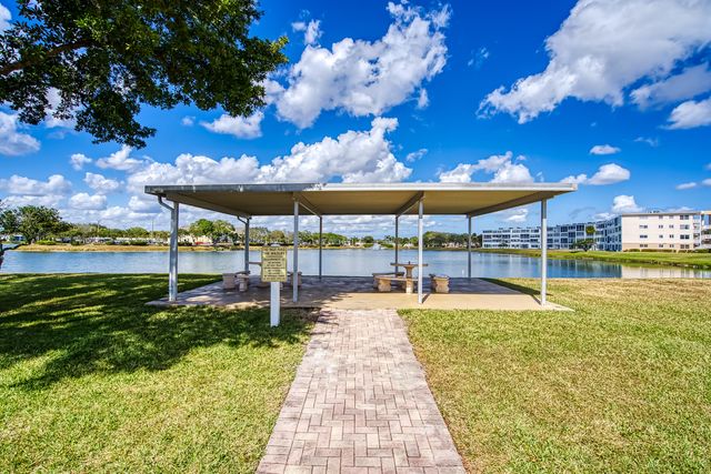 334 Dover B 334, West Palm Beach, FL 33417