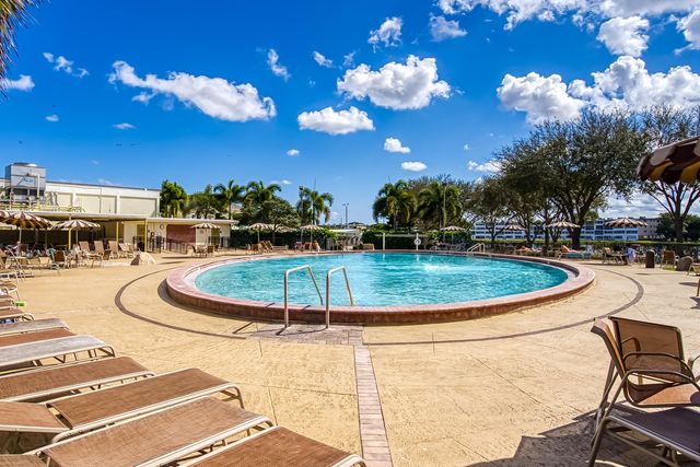 334 Dover B 334, West Palm Beach, FL 33417