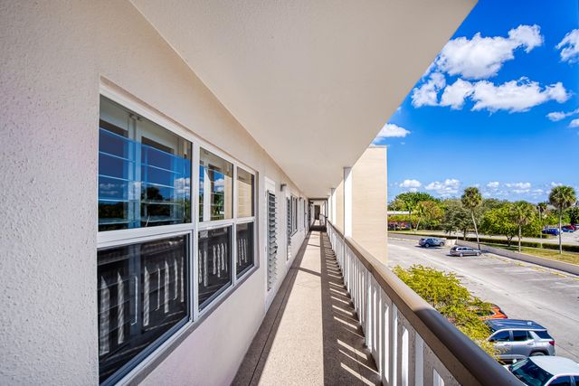 334 Dover B 334, West Palm Beach, FL 33417