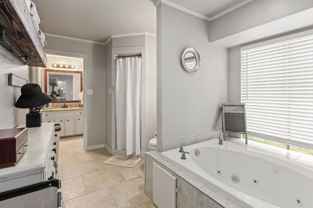 209 Yacht Club Drive, Rockwall, TX 75032