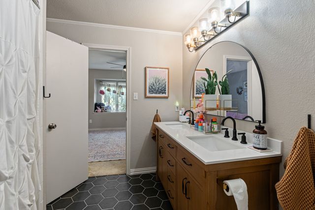 209 Yacht Club Drive, Rockwall, TX 75032