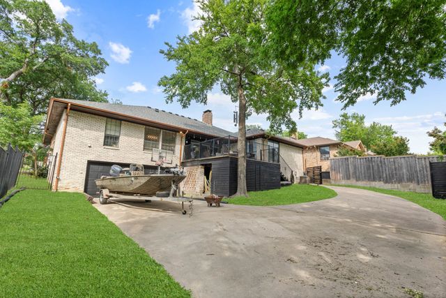 209 Yacht Club Drive, Rockwall, TX 75032