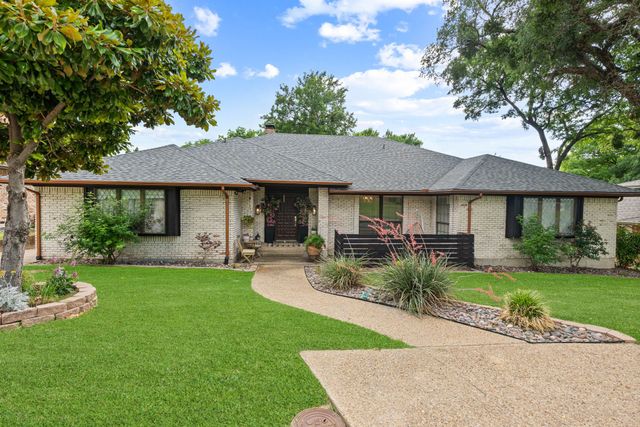 209 Yacht Club Drive, Rockwall, TX 75032