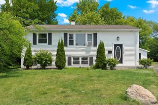 2116 Castle Court, Waukegan, IL 60087