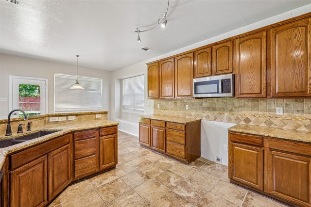844 Sequoia Way, Saginaw, TX 76131