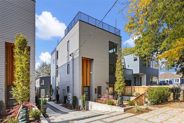 8039 Wallingford Avenue N, Seattle, WA 98103