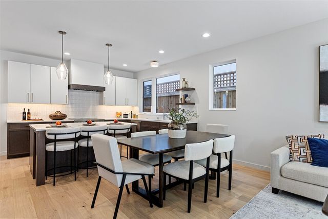 8039 Wallingford Avenue N, Seattle, WA 98103