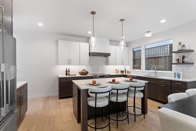 8039 Wallingford Avenue N, Seattle, WA 98103