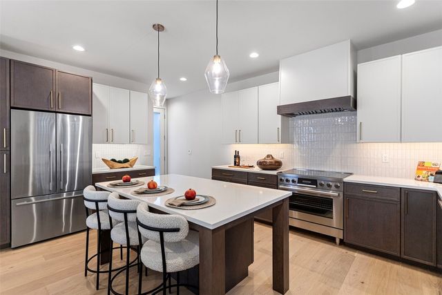 8039 Wallingford Avenue N, Seattle, WA 98103