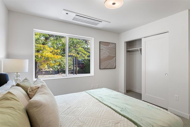 8039 Wallingford Avenue N, Seattle, WA 98103