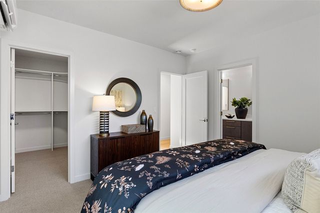 8039 Wallingford Avenue N, Seattle, WA 98103