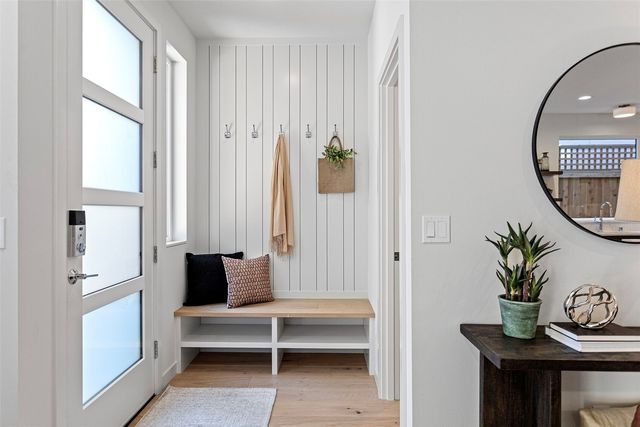 8039 Wallingford Avenue N, Seattle, WA 98103