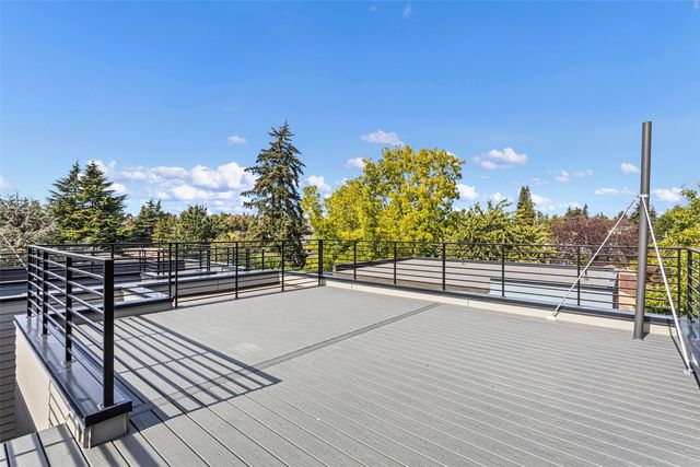 8039 Wallingford Avenue N, Seattle, WA 98103