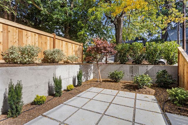 8039 Wallingford Avenue N, Seattle, WA 98103