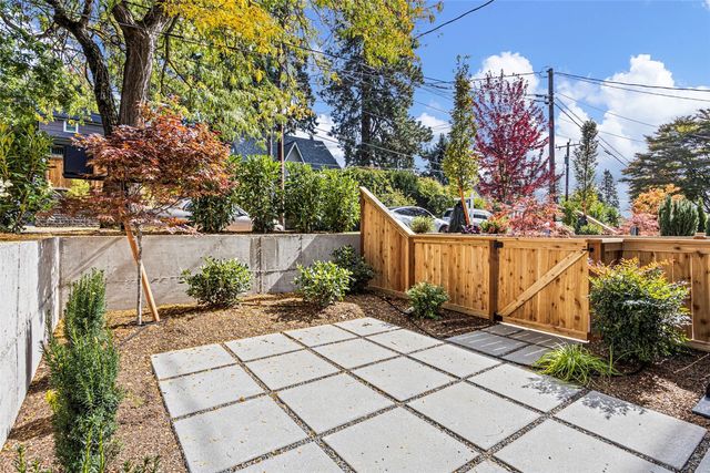 8039 Wallingford Avenue N, Seattle, WA 98103