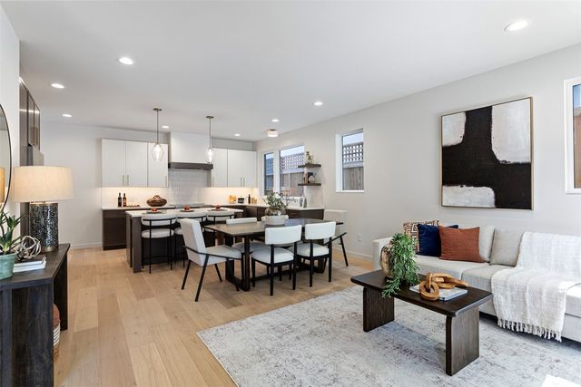 8039 Wallingford Avenue N, Seattle, WA 98103