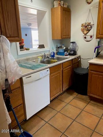 2684 W BROADWAY Avenue, Apache Junction, AZ 85120