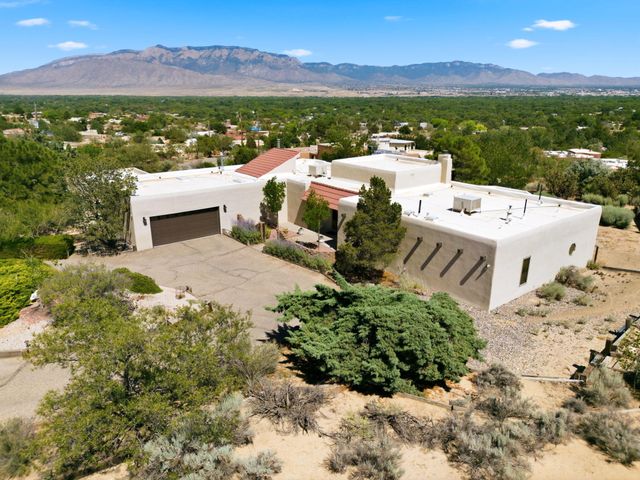 489 El Rey Drive, Corrales, NM 87048