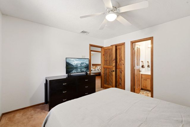 489 El Rey Drive, Corrales, NM 87048