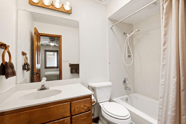 489 El Rey Drive, Corrales, NM 87048