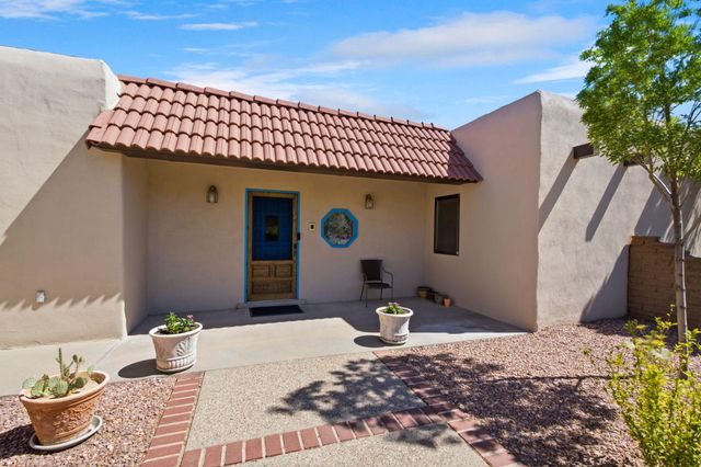 489 El Rey Drive, Corrales, NM 87048