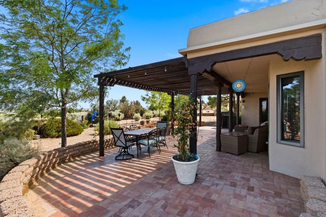 489 El Rey Drive, Corrales, NM 87048