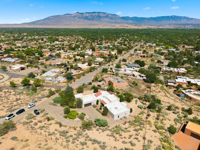 489 El Rey Drive, Corrales, NM 87048