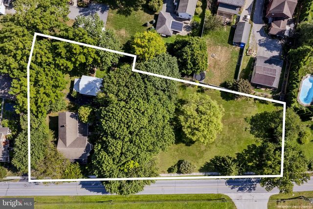 781 NEWPORT AVE, Gap, PA 17527