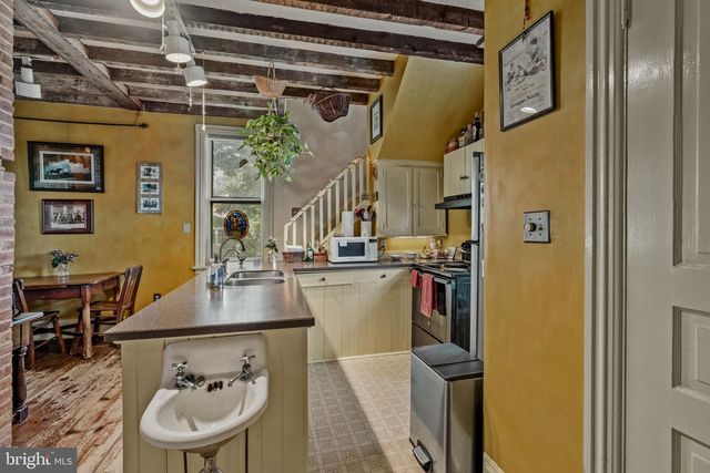 781 NEWPORT AVE, Gap, PA 17527