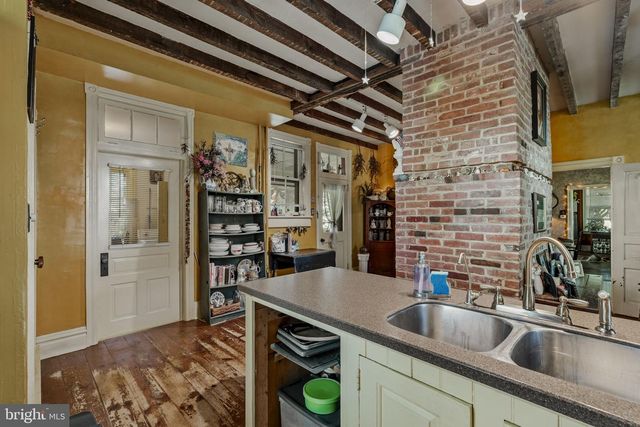 781 NEWPORT AVE, Gap, PA 17527