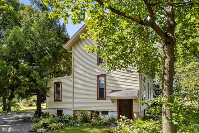 781 NEWPORT AVE, Gap, PA 17527