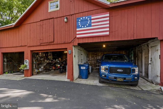 781 NEWPORT AVE, Gap, PA 17527
