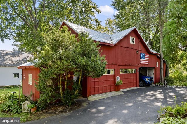 781 NEWPORT AVE, Gap, PA 17527