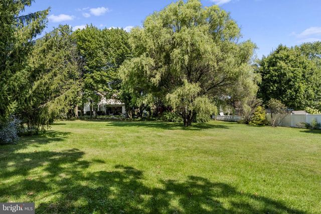 781 NEWPORT AVE, Gap, PA 17527