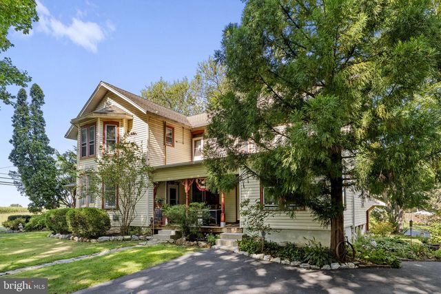781 NEWPORT AVE, Gap, PA 17527
