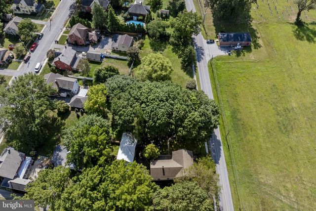 781 NEWPORT AVE, Gap, PA 17527